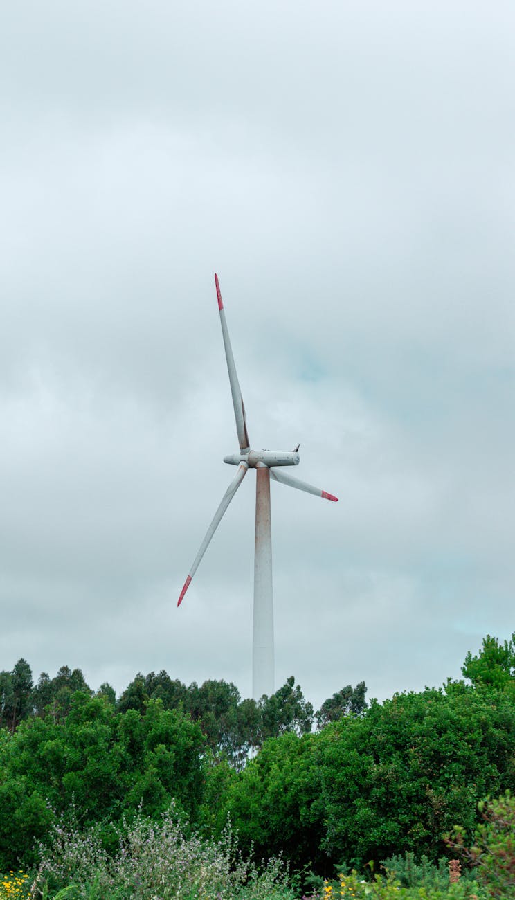 Cairo Montenotte, chiusure sulla SP12 per lavori alle pale eoliche