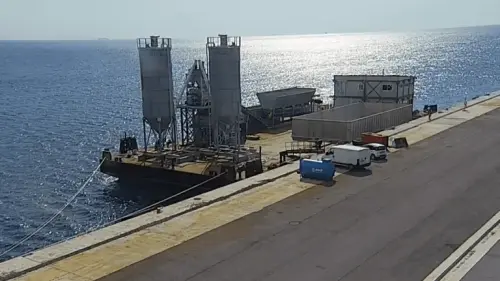 Vado Ligure, via libera rapido all’impianto di betonaggio nel porto: “Iter decisivo per la diga foranea di Genova”