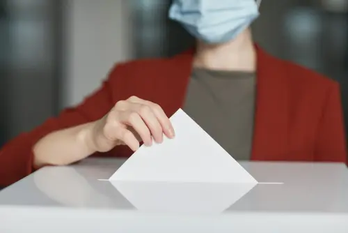 Savona celebra gli 80 anni del voto alle donne con la lettura scenica “Sebben che siamo donne”