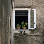 Savona, entra in casa forzando una finestra: arrestato dalla Polizia di Stato