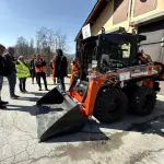 Sassello, entra in servizio la nuova pala gommata: potenziata la manutenzione stradale